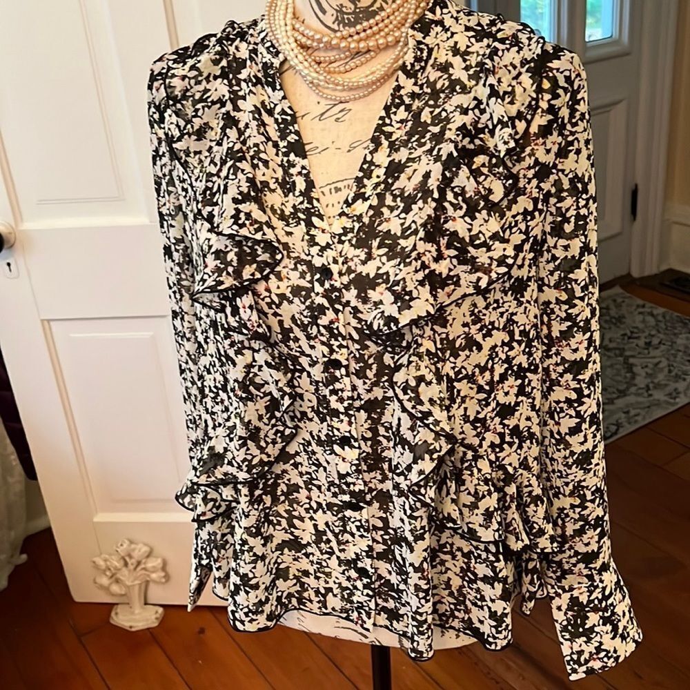 *Mint Velvet* Ruffle Front Floral Blouse size 10